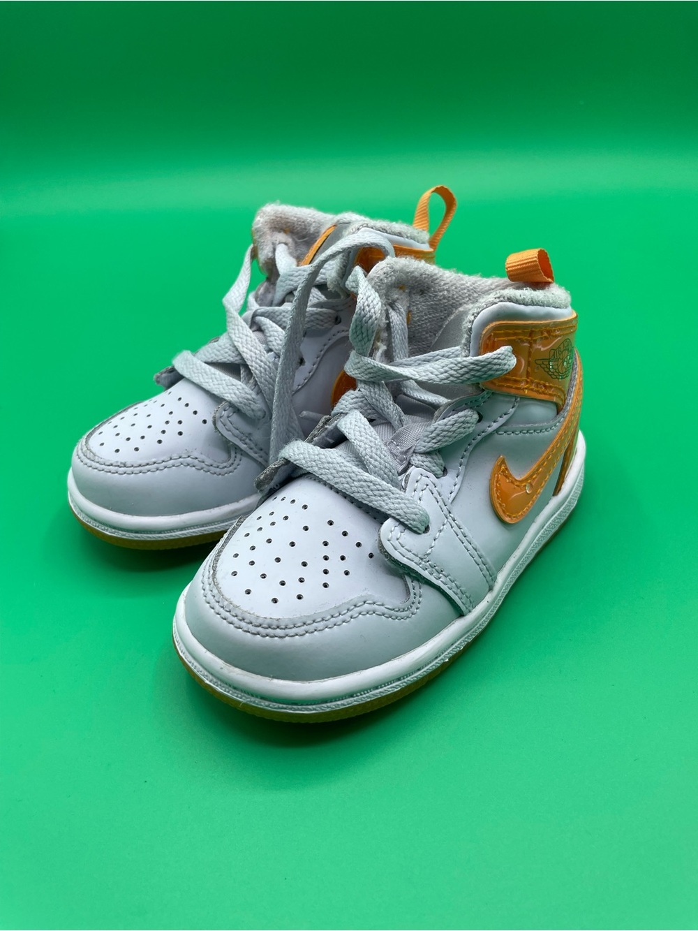 Nike Jordan 1 Mid SE Gatorade Pack Orange